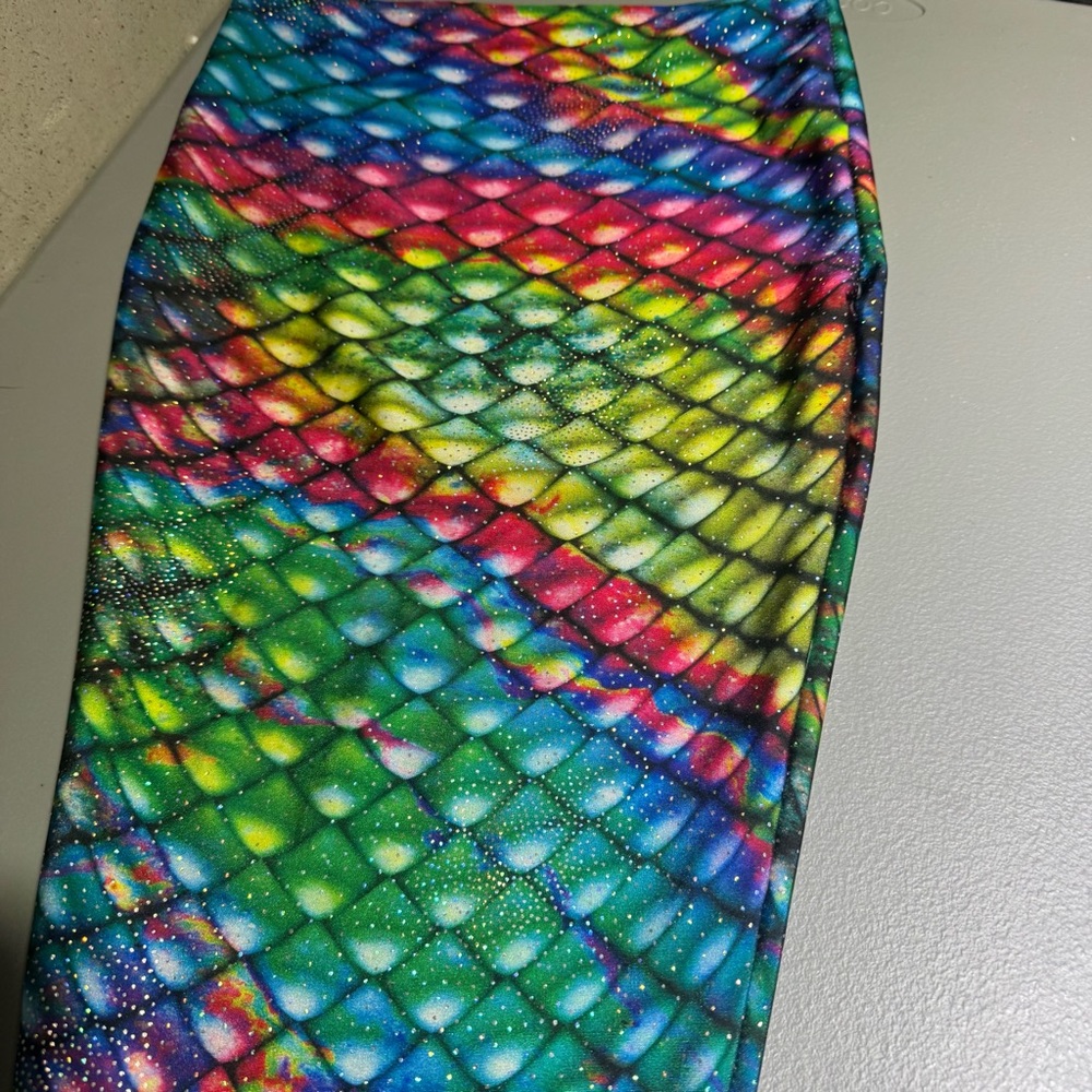 Fun Fun Rainbow Reef‎ Mermaid Tail with Monofin Medium Swim Pool Party - Picture 4 of 6